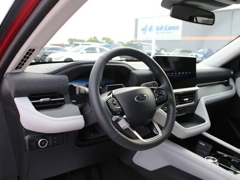 New 2026 Ford Explorer Platinum w/ LUX Leather Package AWD/4WD image 2
