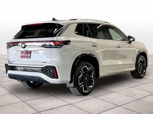 New 2026 Volkswagen Tiguan SEL R-Line AWD/4WD image 4