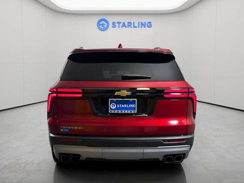 Used 2025 Chevrolet Traverse LT FWD image 8