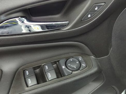 Used 2023 Chevrolet Equinox LT FWD image 10