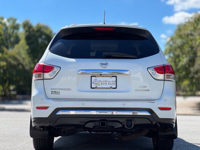 Used 2015 Nissan Pathfinder Platinum w/ Family Entertainment Package FWD image 6