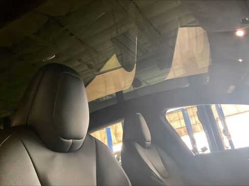 Used 2024 Tesla Model S image 12