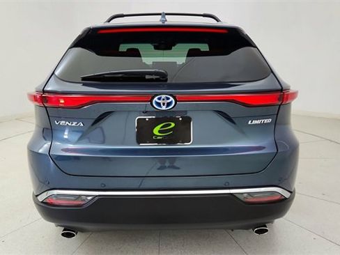 Used 2023 Toyota Venza Limited image 10