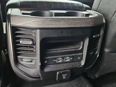 Used 2025 RAM 2500 Limited AWD/4WD image 21