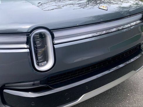Used 2025 Rivian R1S Adventure AWD/4WD image 30