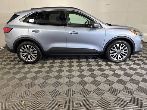 Used 2022 Ford Escape Titanium AWD/4WD image 12