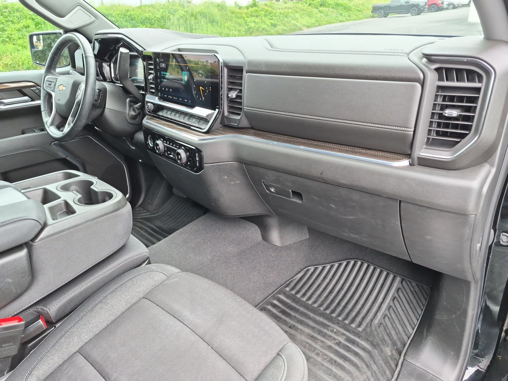 Certified 2024 Chevrolet Silverado 1500 LT AWD/4WD image 29