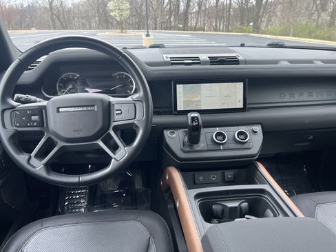 Certified 2023 Land Rover Defender 110 X-Dynamic SE AWD/4WD image 11