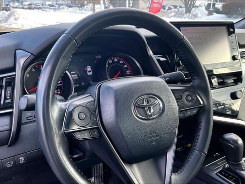 Used 2022 Toyota Camry XSE image 17