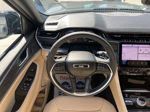 Used 2024 Jeep Grand Cherokee L Limited w/ Luxury Tech Group II image 13