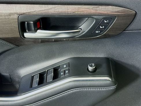 Used 2022 Toyota Highlander Limited image 25