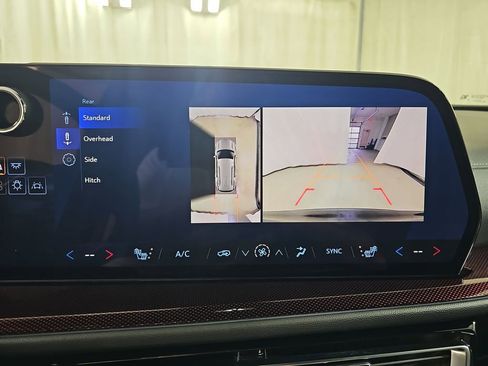 Certified 2024 Chevrolet Traverse Z71 w/ Enhanced Driving Package image 31