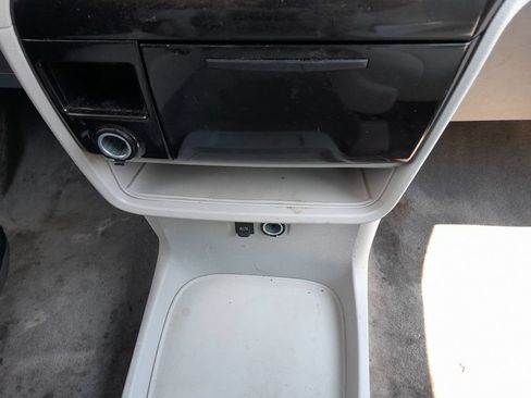 Used 2014 Toyota Sienna L FWD image 25