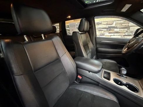 Used 2015 Jeep Grand Cherokee Altitude AWD/4WD image 17