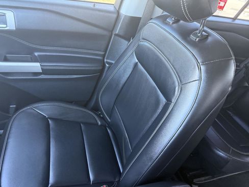 Certified 2022 Ford Explorer XLT w/ Equipment Group 202A image 34