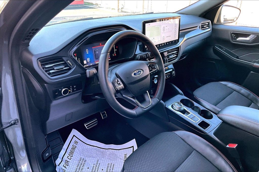Used 2023 Ford Escape ST-Line w/ Tech Pack #1 AWD/4WD image 13