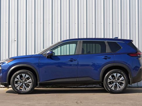 Used 2023 Nissan Rogue SV image 8
