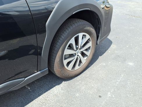 Used 2025 Subaru Outback Premium AWD/4WD image 24
