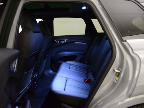 Used 2025 Audi Q4 e-tron Premium Plus w/ Premium Plus image 13