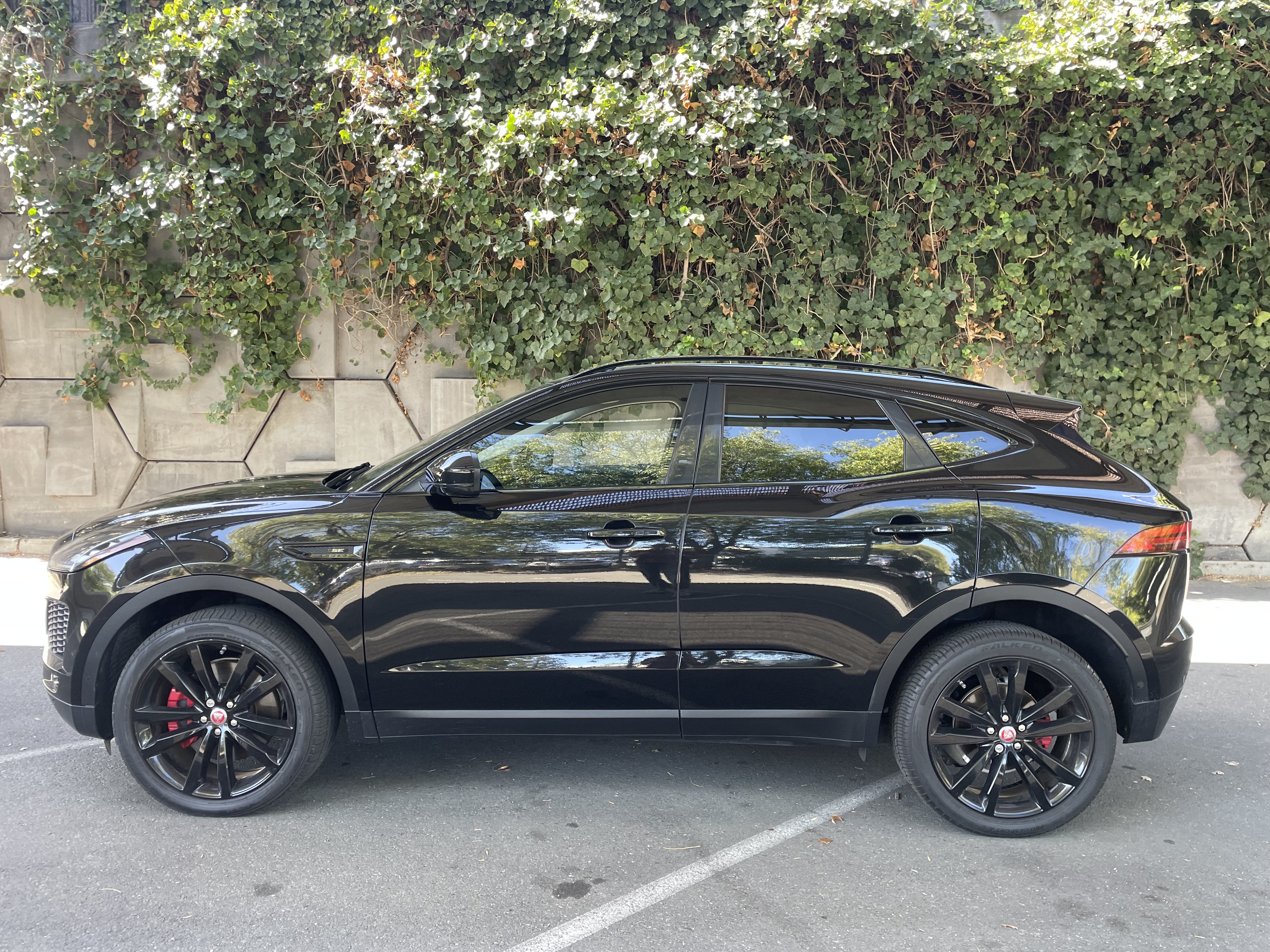 Used 2019 Jaguar E-PACE SE AWD/4WD image 1