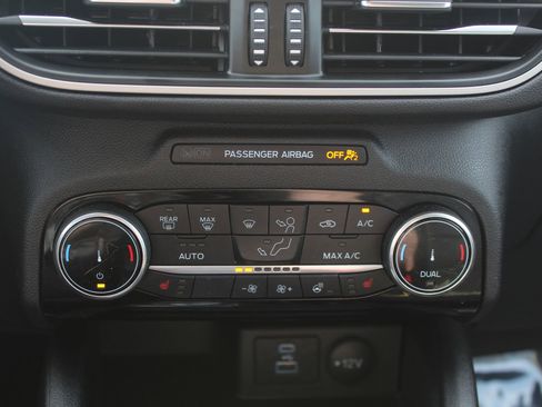 Used 2022 Ford Escape SEL image 19