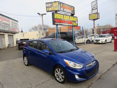 Used 2014 Hyundai Accent SE w/ Option Group 3 image 3