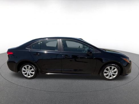 Used 2025 Toyota Corolla LE FWD image 16