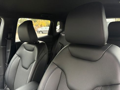 New 2026 Jeep Compass Latitude image 13