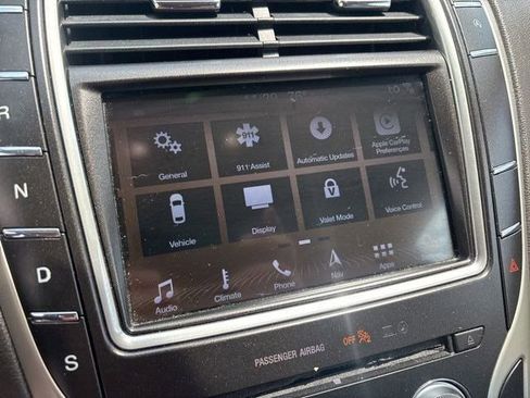 Used 2019 Lincoln Nautilus Select AWD/4WD image 22