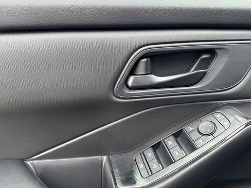 New 2025 Nissan Rogue S image 9