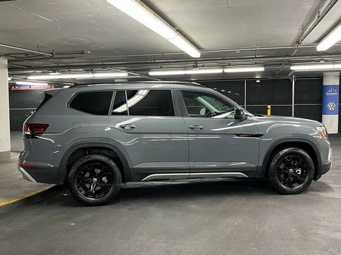 Certified 2025 Volkswagen Atlas Peak Edition SE AWD/4WD image 41