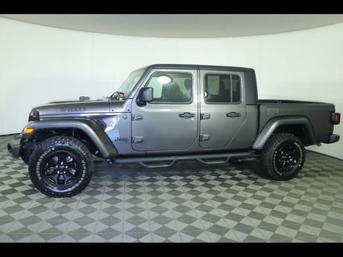 Used 2022 Jeep Gladiator Sport AWD/4WD image 3