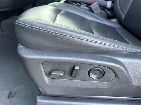 Used 2025 GMC Sierra 1500 SLT image 13