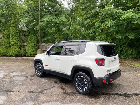 Used 2015 Jeep Renegade Trailhawk w/ Safety & Security Group I AWD/4WD image 3