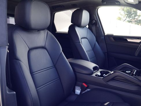 New 2026 Porsche Cayenne GTS AWD/4WD image 24