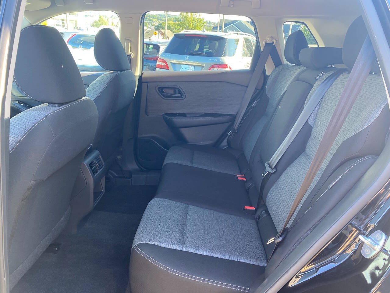 Used 2022 Nissan Rogue S AWD/4WD image 20