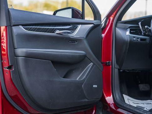 Used 2021 Cadillac XT6 Premium Luxury image 38