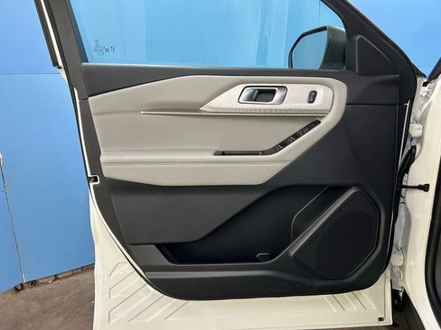 New 2026 Ford Explorer Active w/ Active Comfort Package image 32