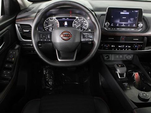 Certified 2025 Nissan Rogue SV AWD/4WD image 7