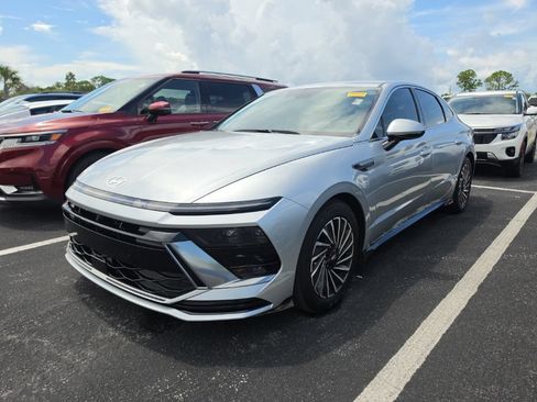 Used 2024 Hyundai Sonata SEL FWD image 4