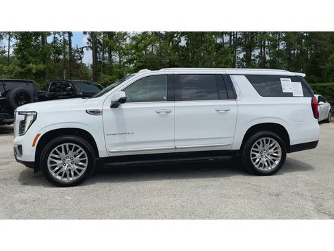 Certified 2025 GMC Yukon XL Denali AWD/4WD image 5