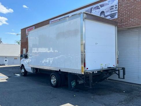 Used 2024 Ford E-450 and Econoline 450 Super Duty w/ Power Windows & Locks Group RWD image 6