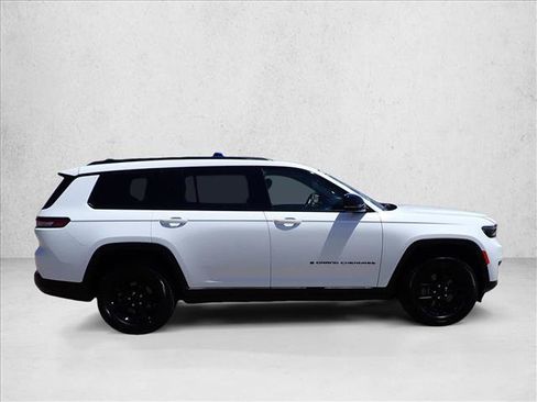 Used 2024 Jeep Grand Cherokee L Laredo AWD/4WD image 5