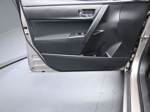 Used 2016 Toyota Corolla L image 19