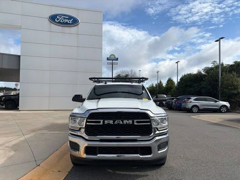 Used 2022 RAM 2500 Tradesman w/ Chrome Appearance Group RWD image 8