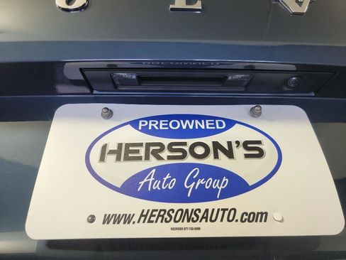 Used 2022 Volvo XC60 B5 Momentum w/ Advanced Package image 10