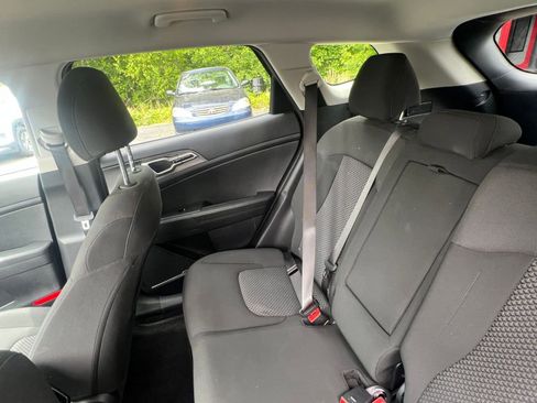 Used 2025 Kia Sportage LX FWD image 34