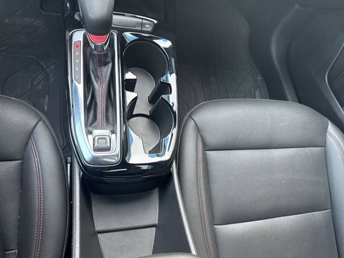 Used 2025 Chevrolet Trax RS w/ Sunroof Package image 27