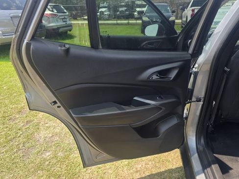 Used 2024 Chevrolet Trax LS w/ Driver Confidence Package FWD image 29