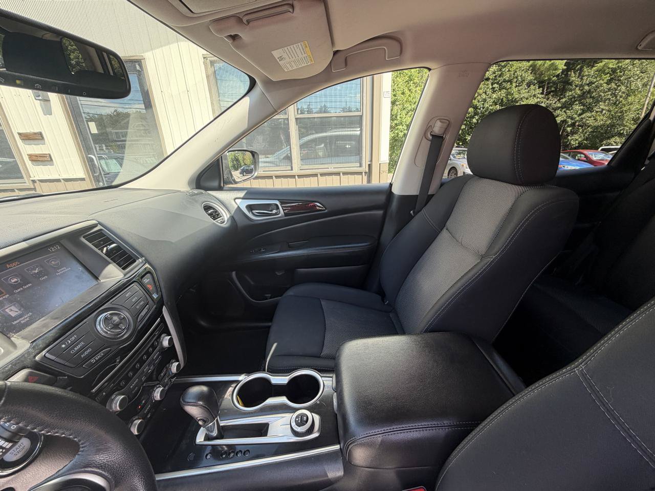 Used 2018 Nissan Pathfinder SV AWD/4WD image 16